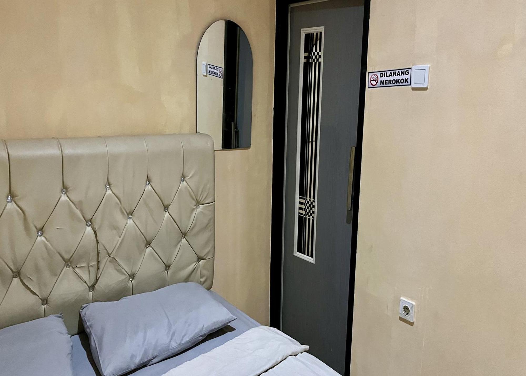 Rb Residence Grogol Yakarta Exterior foto